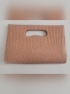 Bijoux Terner Faux Croc Embossed Clutch Purse Taupe Cutout Handle Magnetic